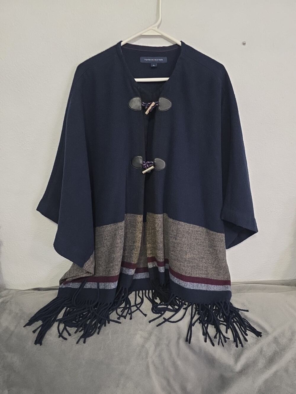 Tommy Hilfiger Women's Striped Fringe-Trim Poncho Sweater Sz M Navy Multi Stripe